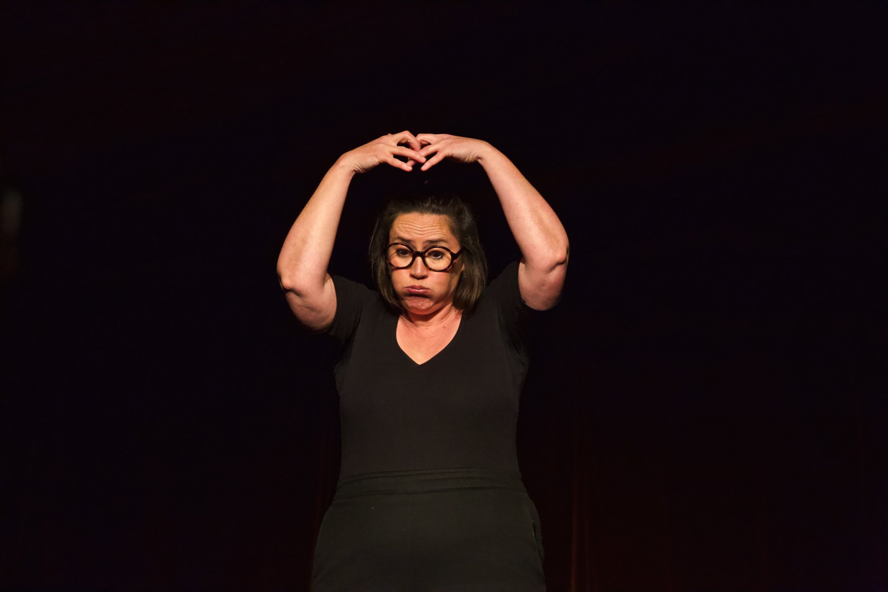 Performance de chansigne sur scène